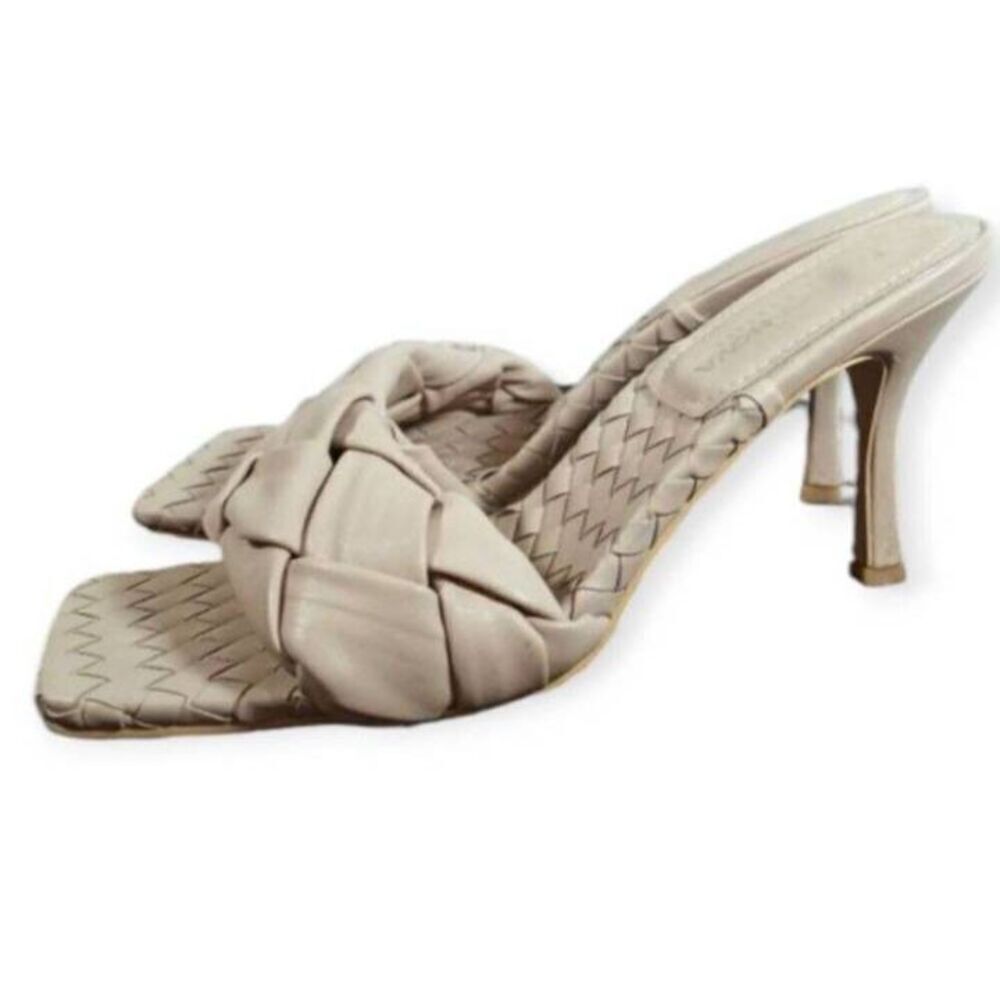 FASHION NOVA NUDE WEAVE PUMPS SZ.8.5 EUC